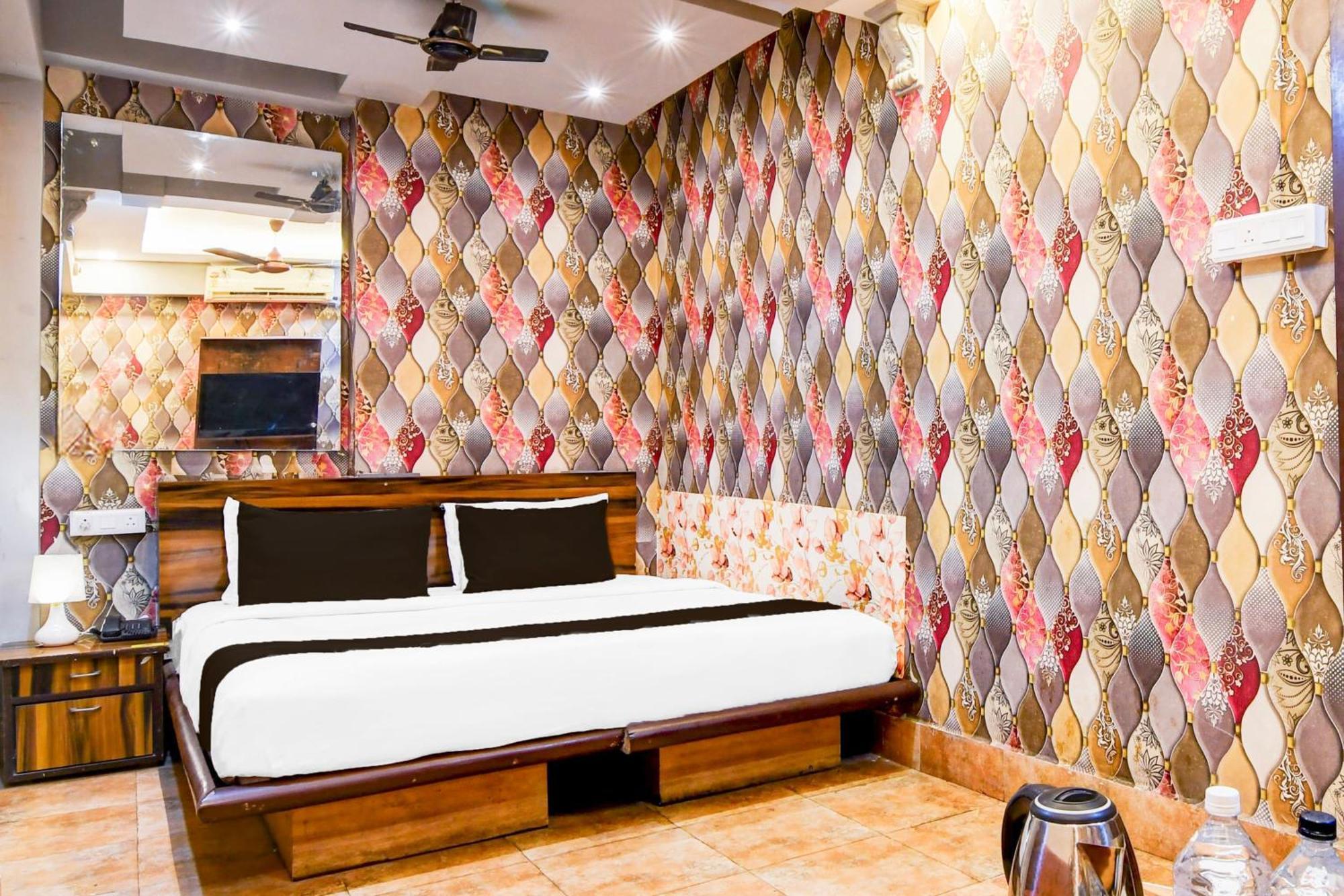 Super Collection O Circus Avenue Road Formerly Rockstar Hotel